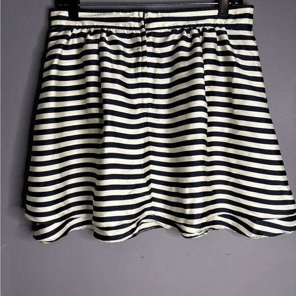 H&M Navy Blue and White Striped Mini Skirt Bow on Front Size 12 - Picture 4 of 6